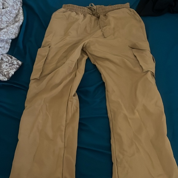 Cargo pants - Picture 2 of 3